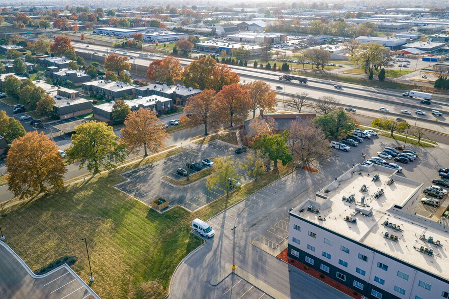 More Photos Of 8880 Ballentine St, Overland Park Office For Sale