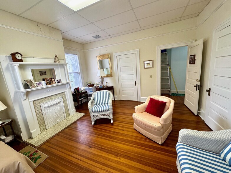 More Photos Of 424 Green St, Gainesville Office Residential For Sale