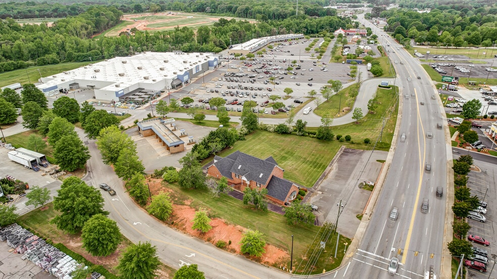 More Photos Of 1000 Liberty St E, York General Retail For Sale