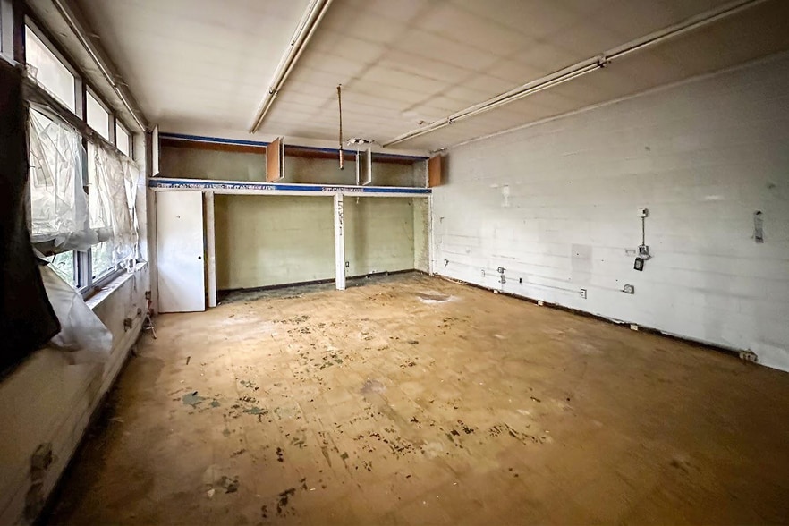 More Photos Of 678 Florence St, Camden Daycare Center For Sale