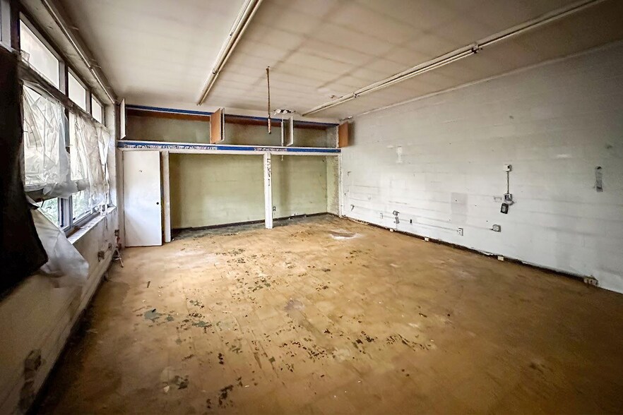 More Photos Of 678 Florence St, Camden Daycare Center For Sale