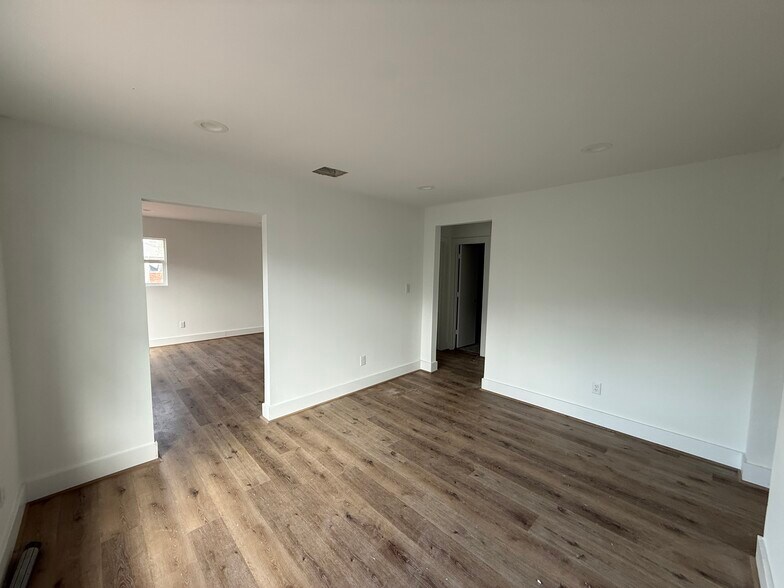 More Photos Of 2501 S Shepherd Dr, Houston Unknown For Lease