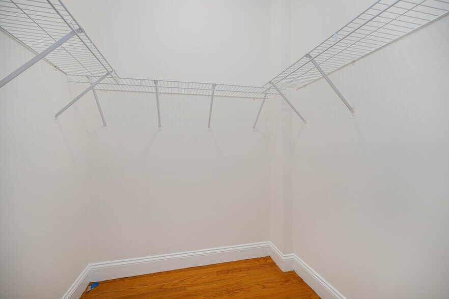 More Photos Of 1330-1332 Rockland Ave, Staten Island Medical For Sale