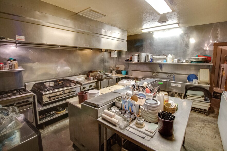 More Photos Of 15281 IL-109, Dow Specialty For Sale