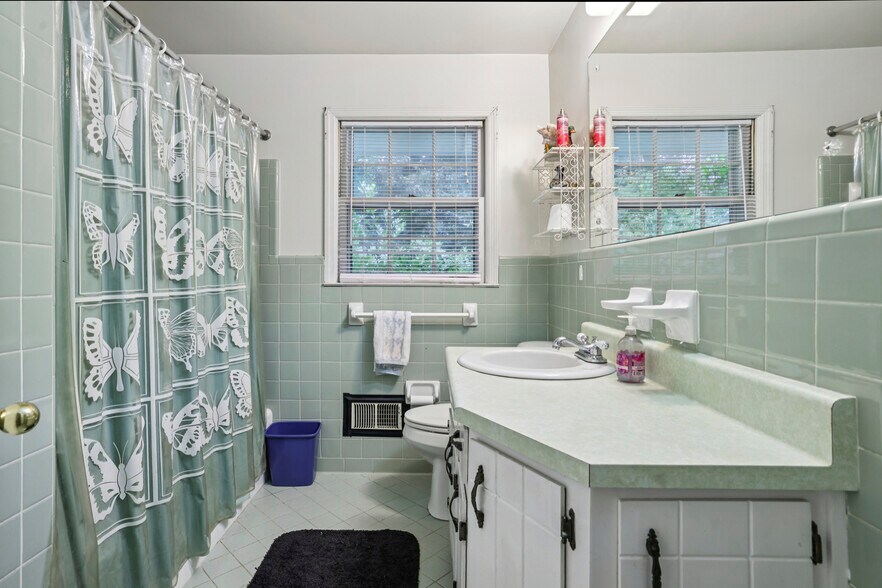 More Photos Of 2119 Vista Dale Ct, Tucker Office Residential For Sale