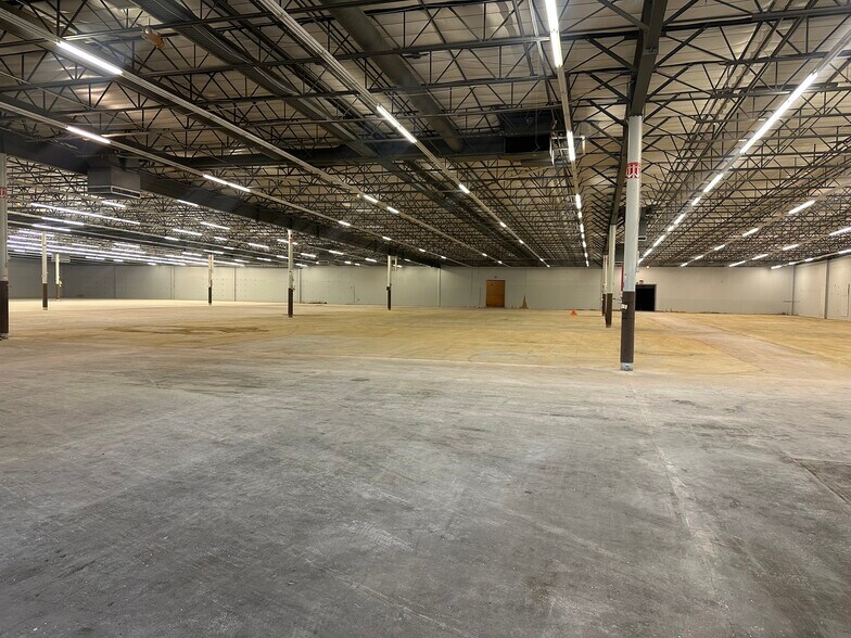 More Photos Of 124 Winchester Dr, West Point General Retail For Sale