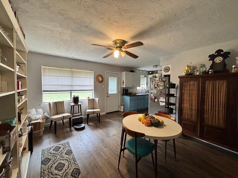 More Photos Of 14515 Sommermeyer St, Houston Office For Sale