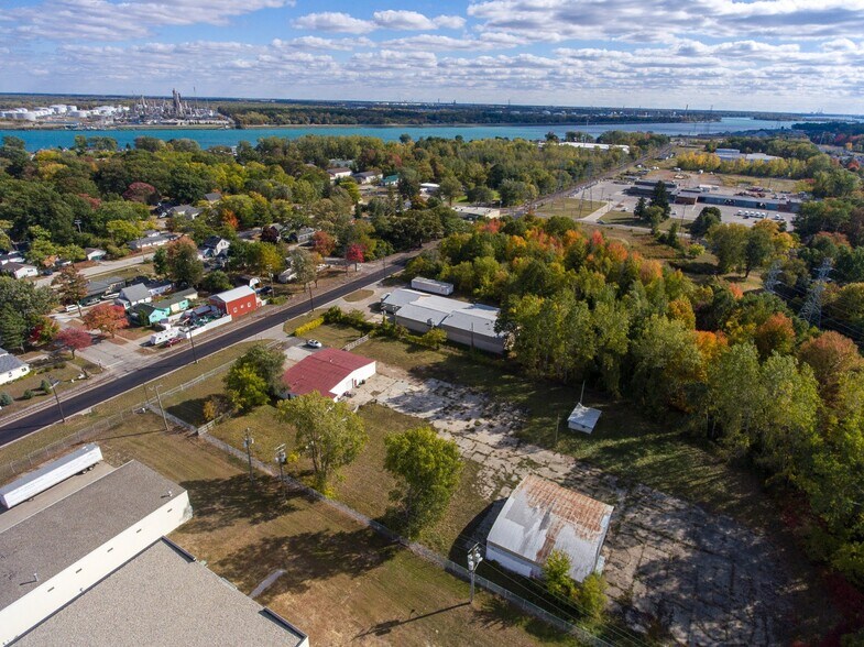 More Photos Of 3905 32nd St, Port Huron Truck Terminal For Sale