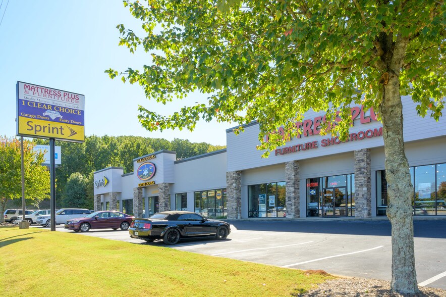 More Photos Of 1881 Cobb Pky NW, Kennesaw Freestanding For Lease