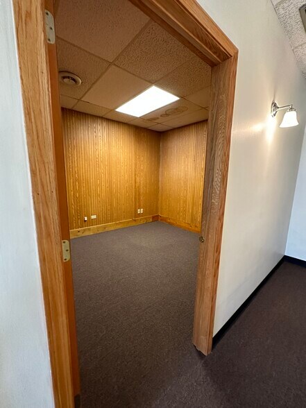 More Photos Of 9965-9985 W 151st St, Orland Park General Retail For Sale