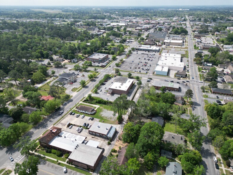 More Photos Of 111 E 8th St, Tifton Drugstore For Sale