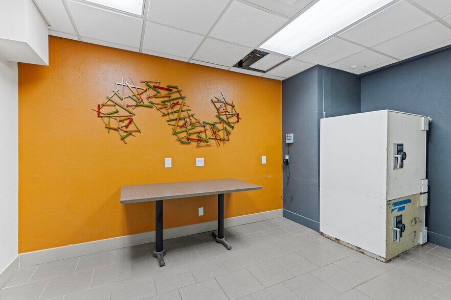 More Photos Of 2336 Pearl St, Boulder Office For Lease