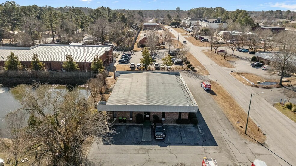 More Photos Of 1430-1440 McCarthy Blvd, New Bern Office For Lease