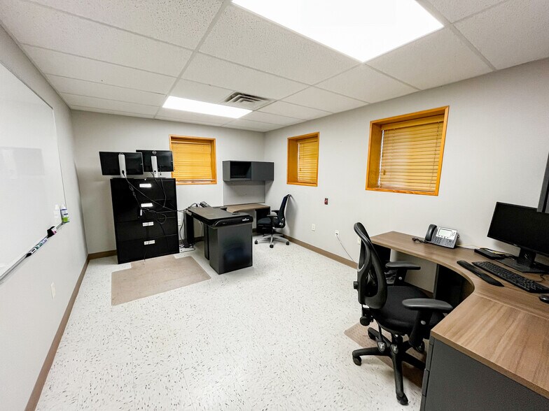 More Photos Of 906 S Highway 285, Pecos Warehouse For Sale