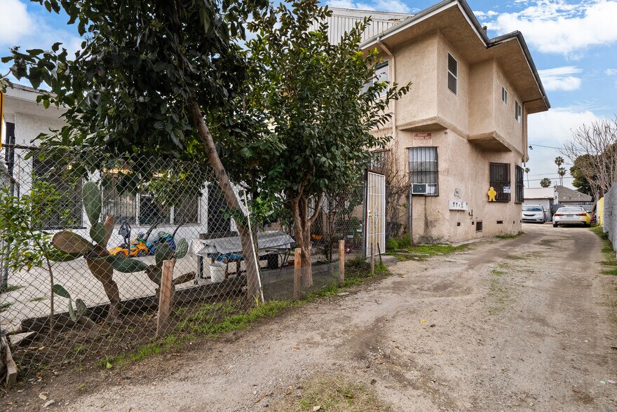 More Photos Of 4441 Avalon Blvd, Los Angeles Apartments For Sale