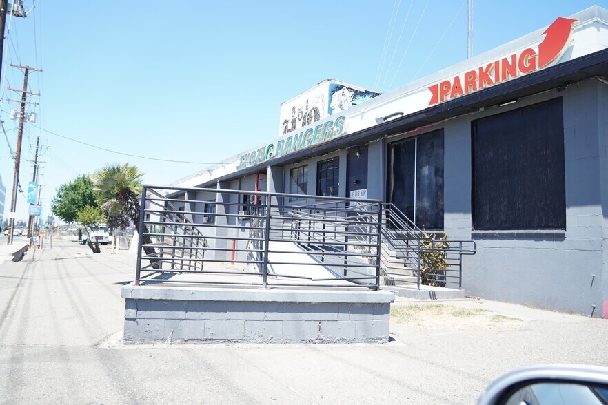 More Photos Of 851 Richards Blvd, Sacramento Warehouse For Sale