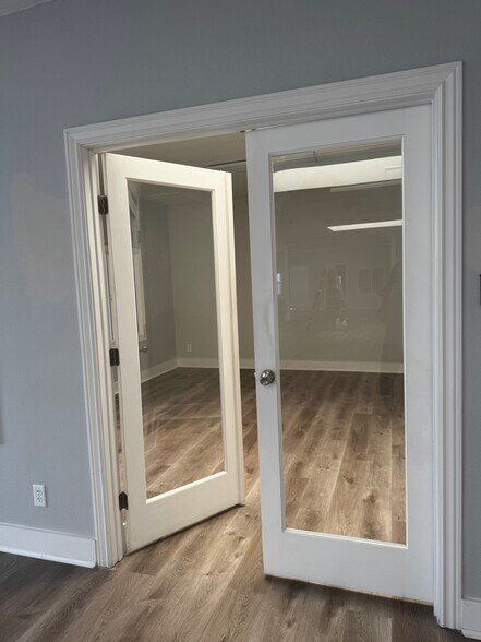 More Photos Of 9414-9488 Union Sq, Sandy Unknown For Lease
