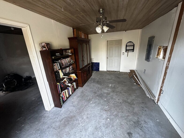 More Photos Of 13536 US-231 Hwy, Union Grove Warehouse For Lease