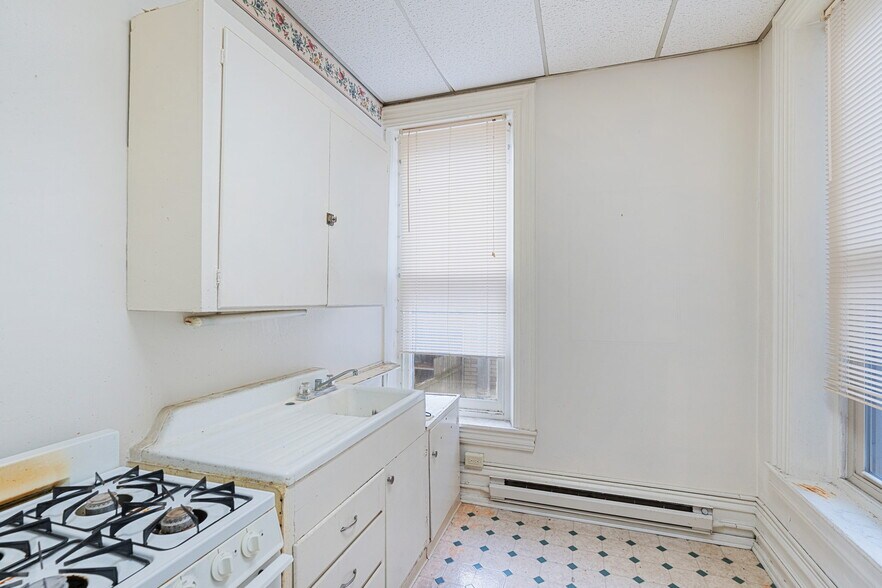 More Photos Of 962 W Hamilton St, Allentown Storefront Retail Residential For Lease