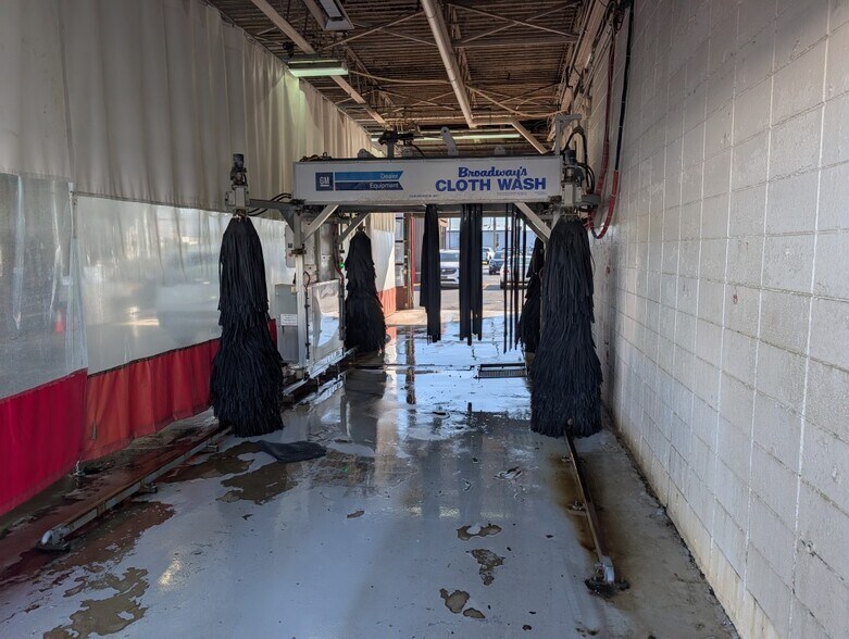 More Photos Of 333 W Dickman Rd, Battle Creek Auto Repair For Lease