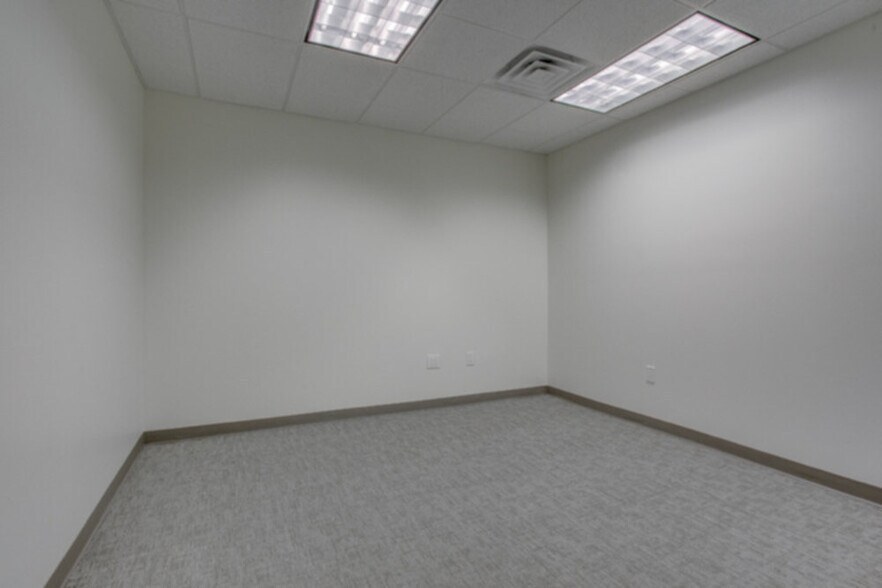More Photos Of 13601 Preston Rd, Dallas Office For Sale