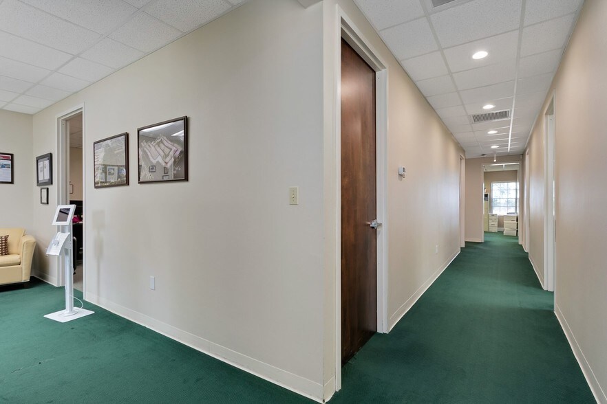 More Photos Of 1920 Boothe Cir, Longwood Office For Lease