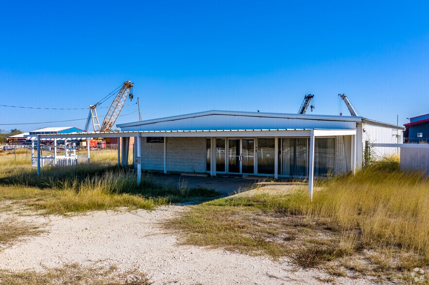 More Photos Of 14550 E Interstate 10, Marion Flex For Lease