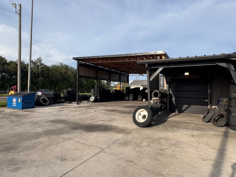More Photos Of 6301 Causeway Blvd, Tampa Auto Repair For Lease