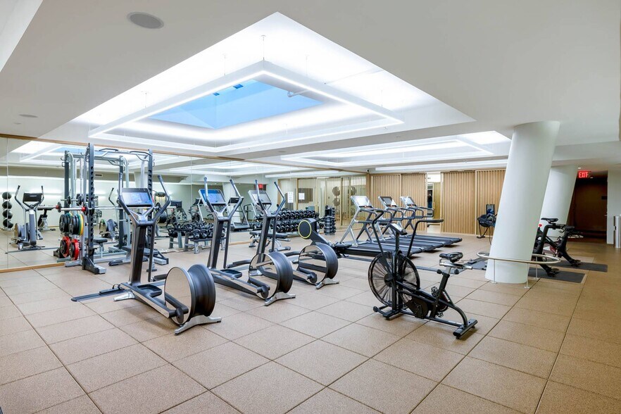 More Photos Of 901 W St NW, Washington Apartments For Lease