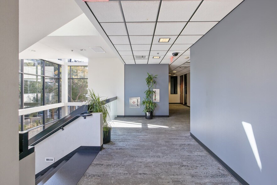 More Photos Of 100 Willow Plz, Visalia Medical For Sale