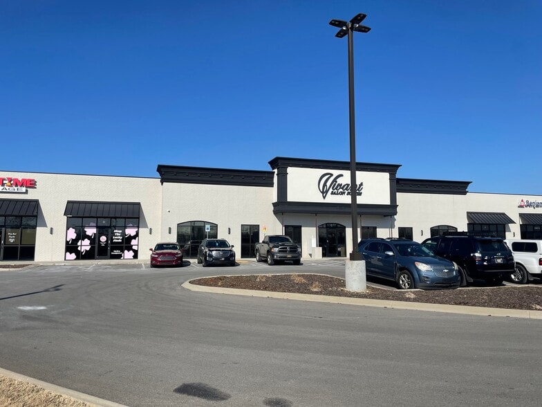 More Photos Of 1690 Wilma Rudolph Blvd, Clarksville Storefront Retail Office For Lease