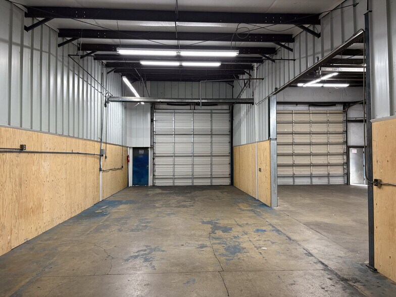 More Photos Of 3431 SE River Rd, Hillsboro Industrial For Sale