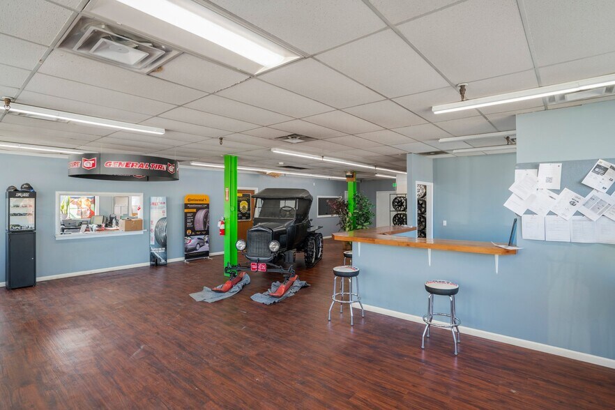 More Photos Of 55 East St, Ware Warehouse For Lease