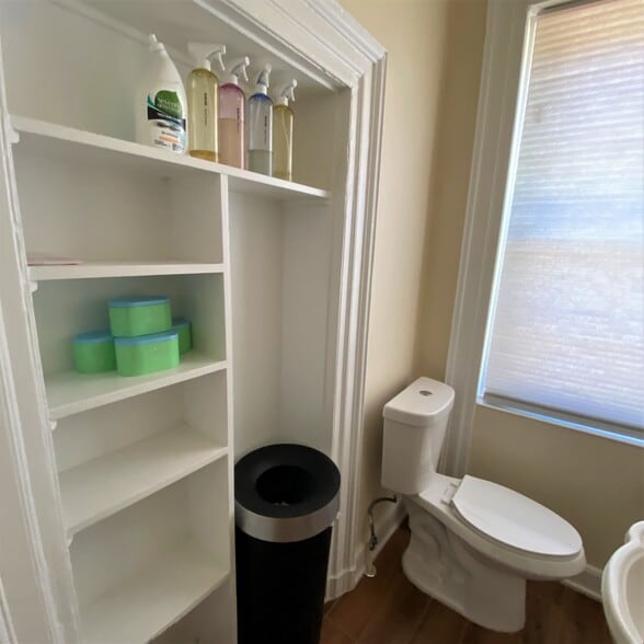 More Photos Of 11 W Market St, Leesburg Medical For Lease