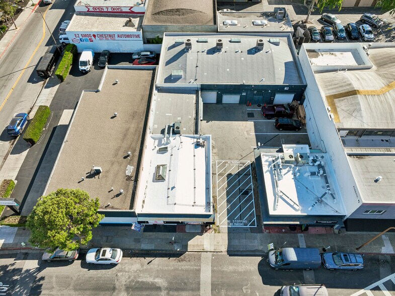 More Photos Of 411-417 Lathrop St, Redwood City Service For Sale