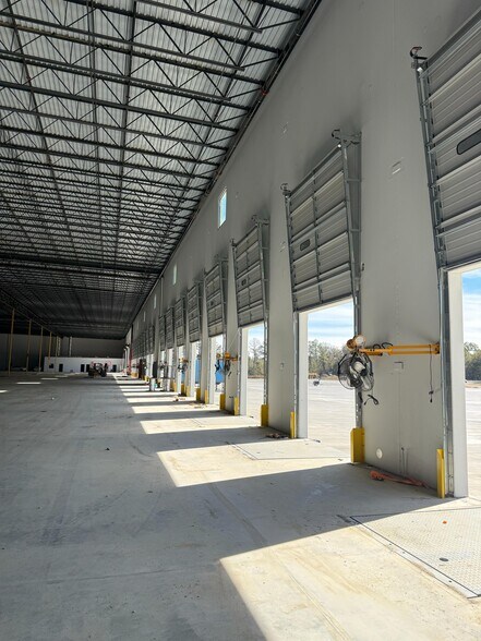 More Photos Of 115 Parkway Dr, Rincon Unknown For Lease