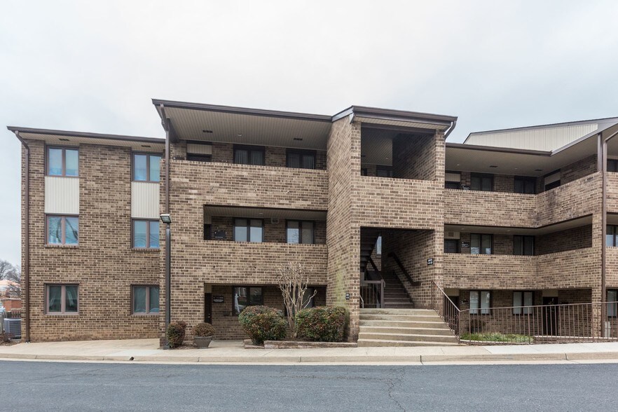 More Photos Of 2915-2917 Hunter Mill Rd, Oakton Medical For Sale