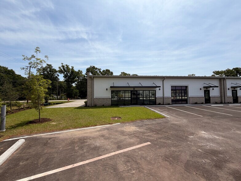 More Photos Of 1657 Ashley Hall Rd, Charleston Storefront Retail Office For Lease