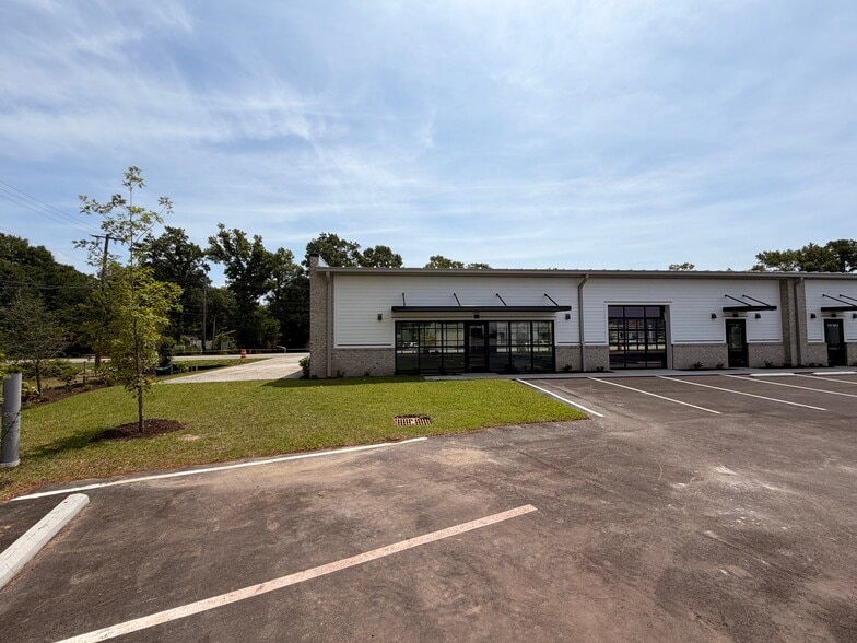 More Photos Of 1657 Ashley Hall Rd, Charleston Storefront Retail Office For Lease