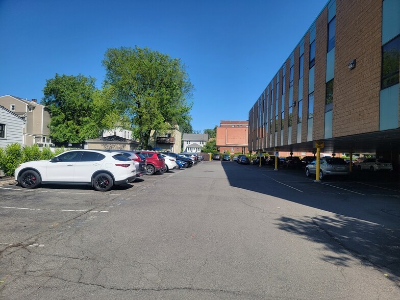 More Photos Of 71 Union Ave, Rutherford Medical For Lease