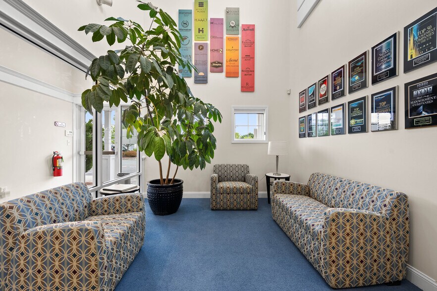 More Photos Of 12800 Hospitality Way, Ocean City Office For Sale