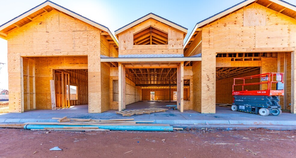 More Photos Of 607 Tradewinds Blvd, Midland Land For Lease