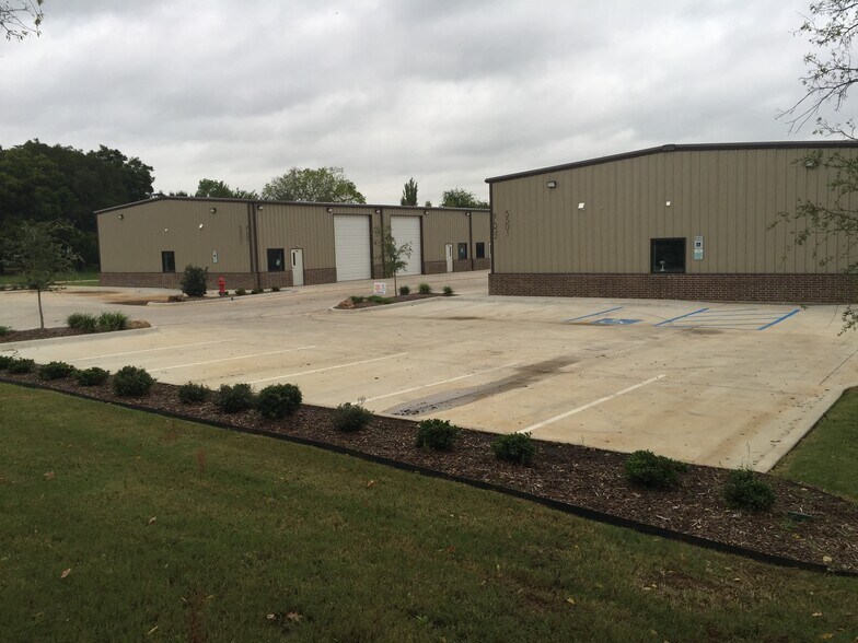 More Photos Of 5501 Fishtrap Rd, Denton Industrial For Sale