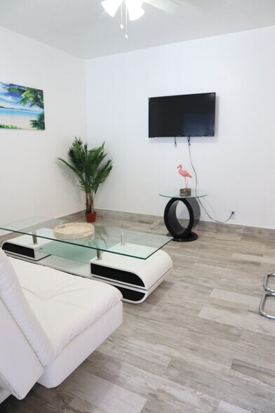 More Photos Of 101-107 Tacoma Ln, West Palm Beach Apartments For Lease
