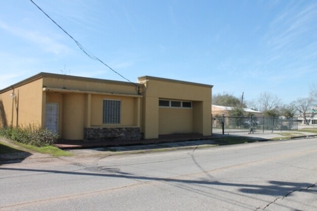 Primary Photo Of 408-410 Shaw Ave, Pasadena Office For Sale