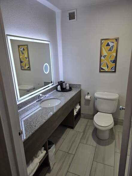 More Photos Of 569 Harry L Dr, Johnson City Hotel For Sale