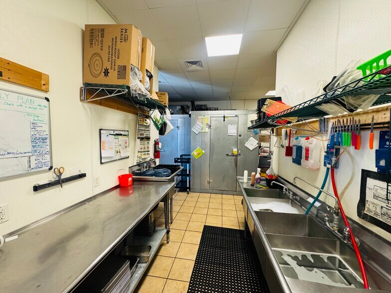 More Photos Of 321 N 2nd E, Rexburg Fast Food For Sale