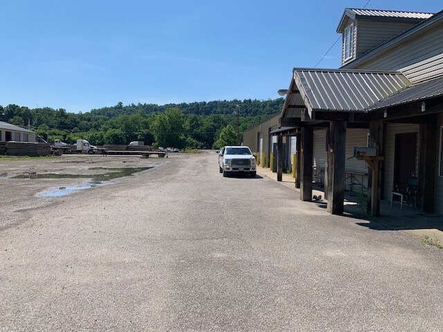 More Photos Of 54760 Neffs Bellaire Rd, Bellaire Warehouse For Lease