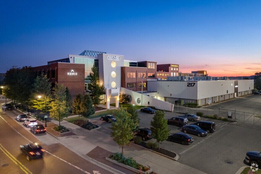 Primary Photo Of 217 Cesar E Chavez Ave SW, Grand Rapids Showroom For Lease