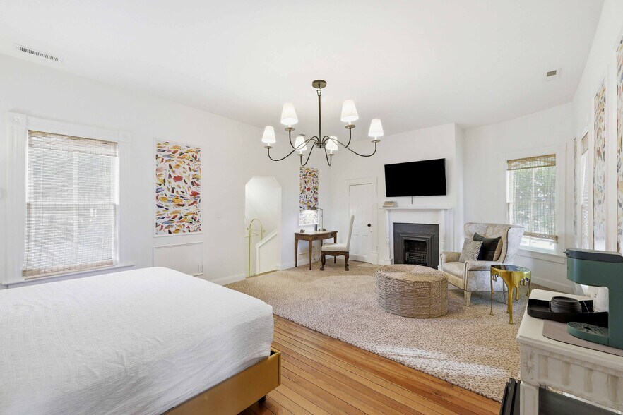 More Photos Of 320 Blount Ave, Guntersville Specialty For Sale